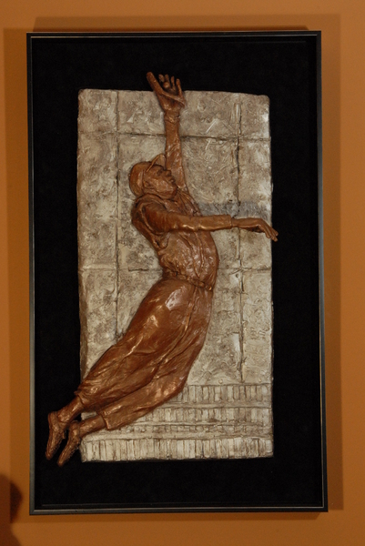 The Catch
28" H x 14 1/2"W - Bronze or Bonded Bronze
permanent colletion,
The National Art Miuseum of Sport